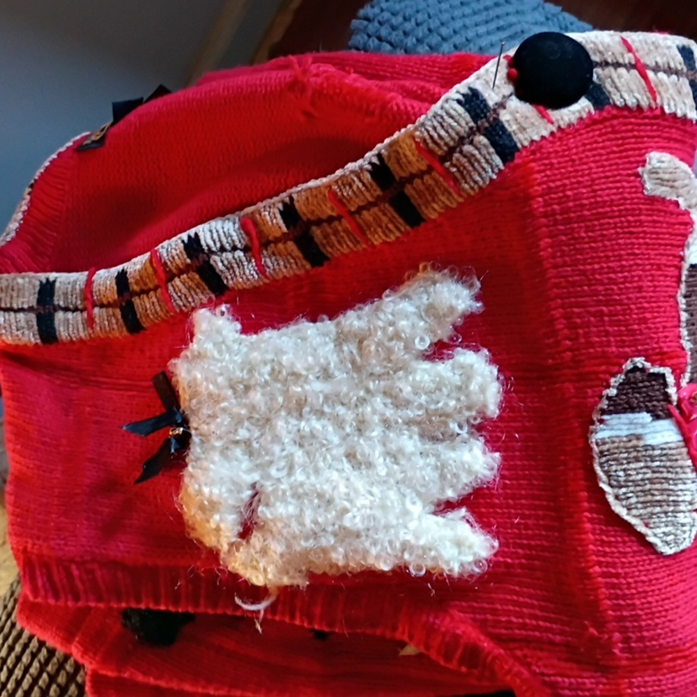 Vintage Berek Red Sweater Vest with Dog Motifs - Picture 5 of 6